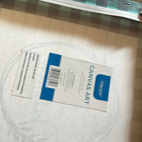 Decor - Picture 3 of 3